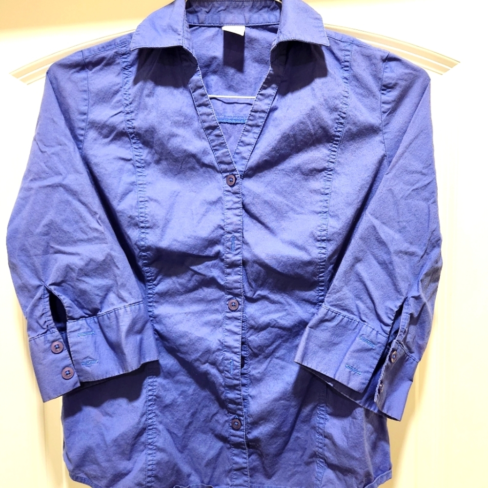 Ladies Small 3/4 Sleeve Button Shirt